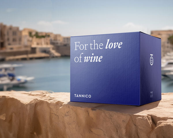 Cassa di vino al mare